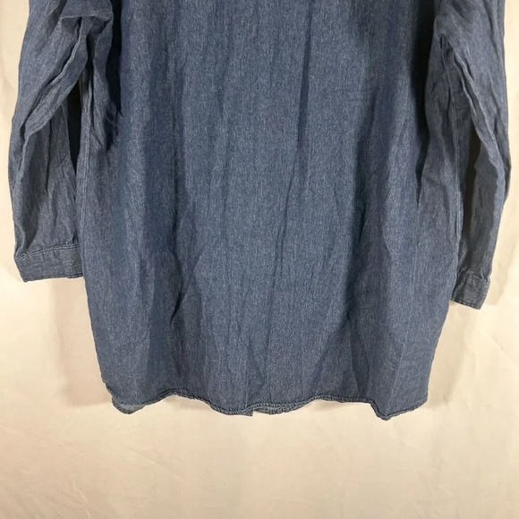 Woman Within Blouse Women's Medium 14 16 Dark Wash Blue Vneck Button Up Long Sle - Picture 9 of 9